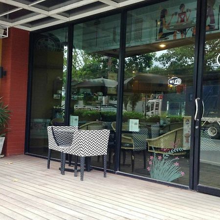 Pk Mansion Aparthotel Phuket Buitenkant foto