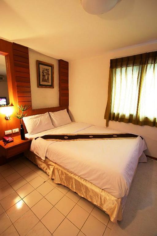 Pk Mansion Aparthotel Phuket Buitenkant foto