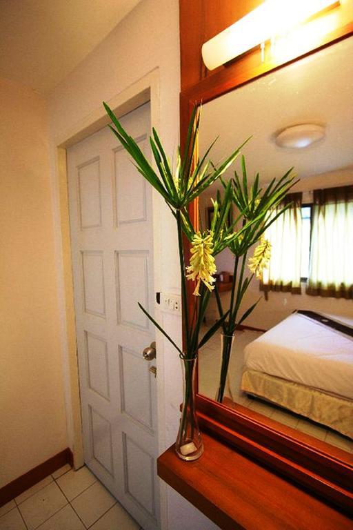 Pk Mansion Aparthotel Phuket Buitenkant foto