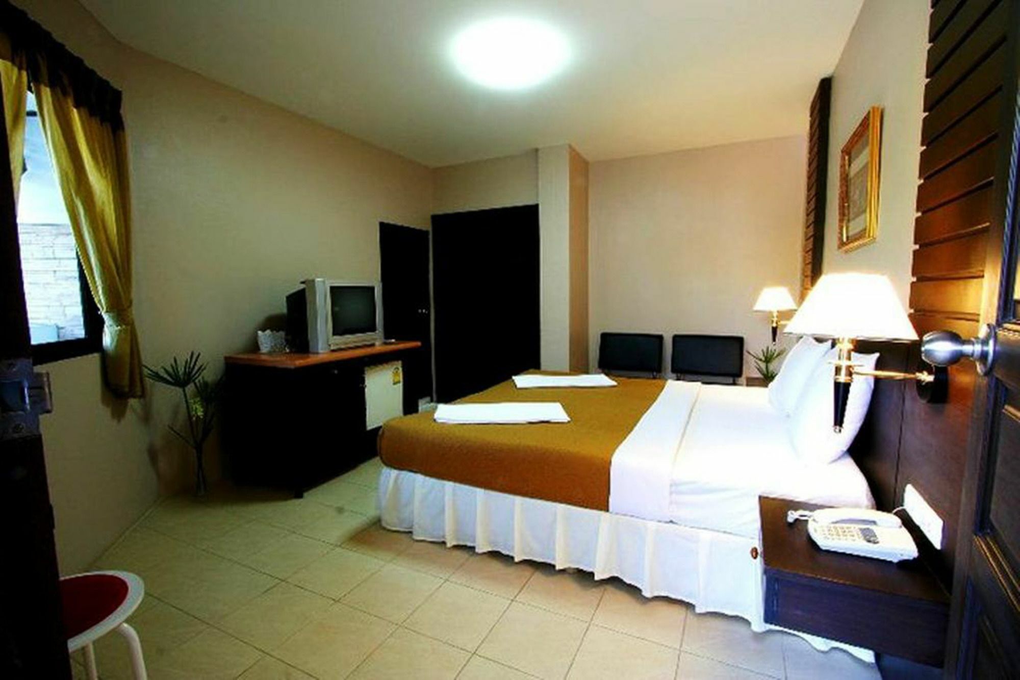 Pk Mansion Aparthotel Phuket Buitenkant foto